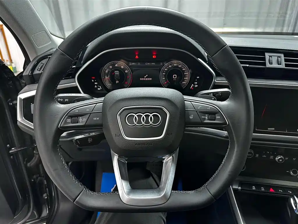 Audi Q3 2023 — фото 13
