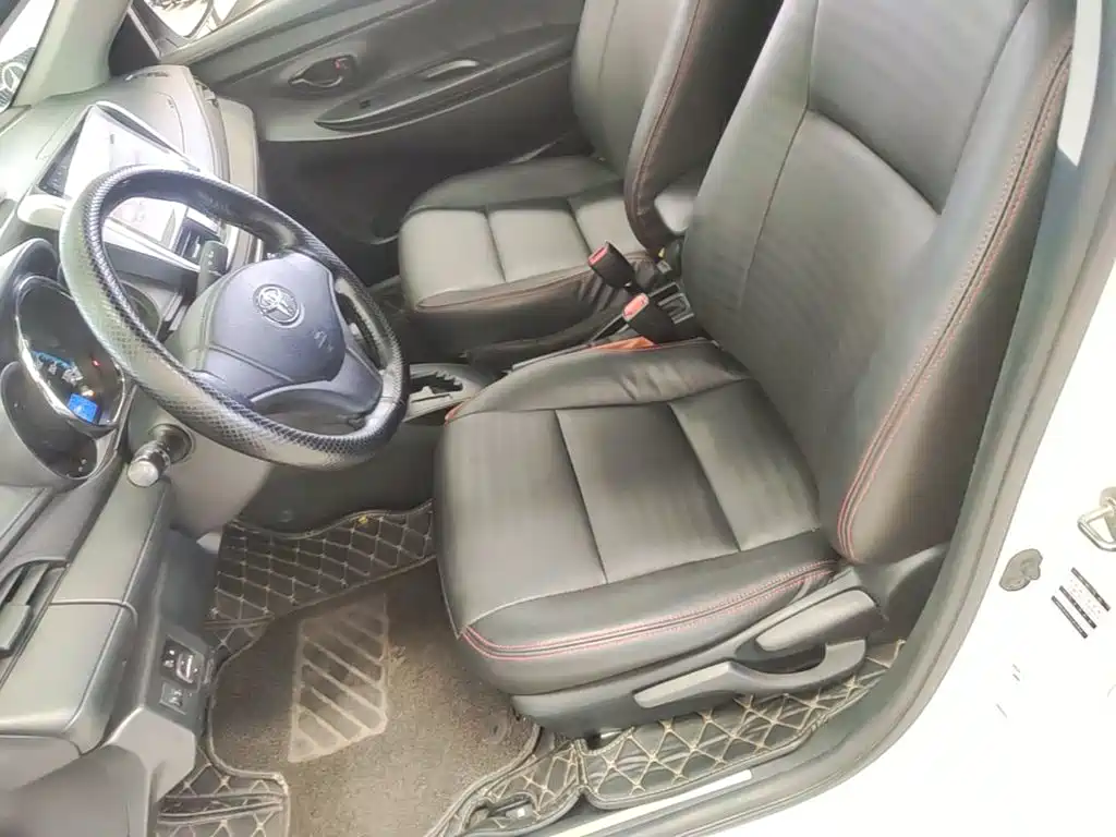 Toyota Yaris L 2018 — фото 15