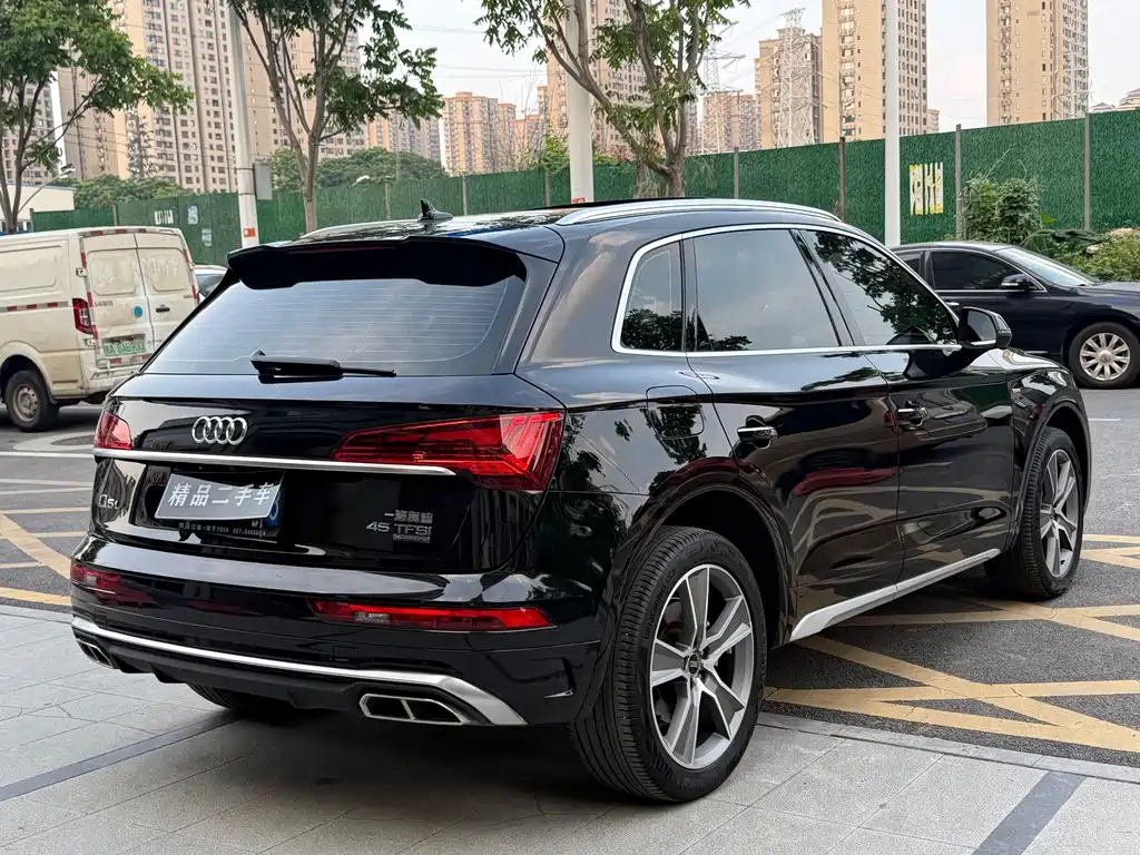 Audi Q5L 2022 — фото 13
