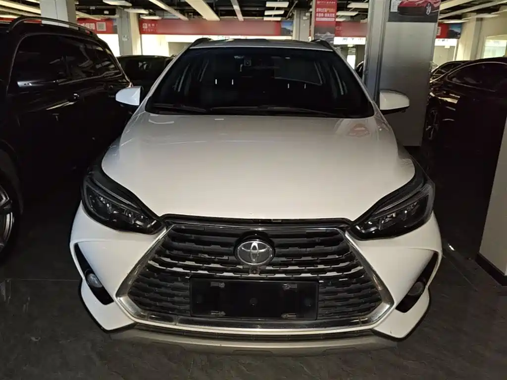 Toyota Yaris L 2022 — фото 3