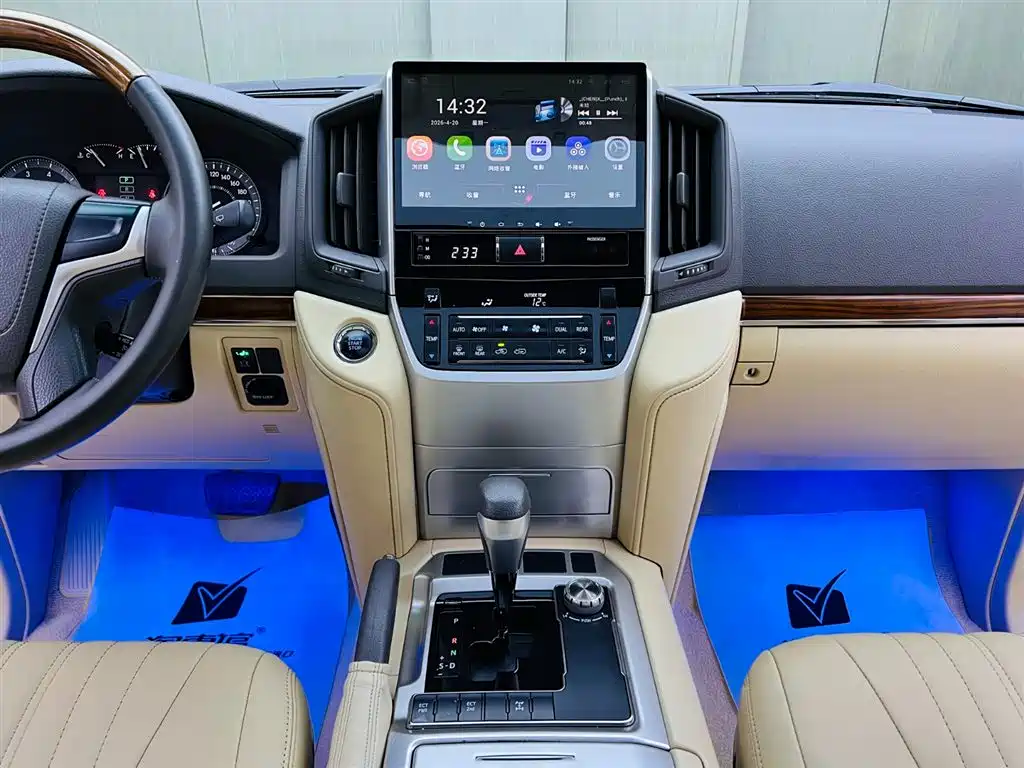 Toyota Land Cruiser 2017 — фото 12