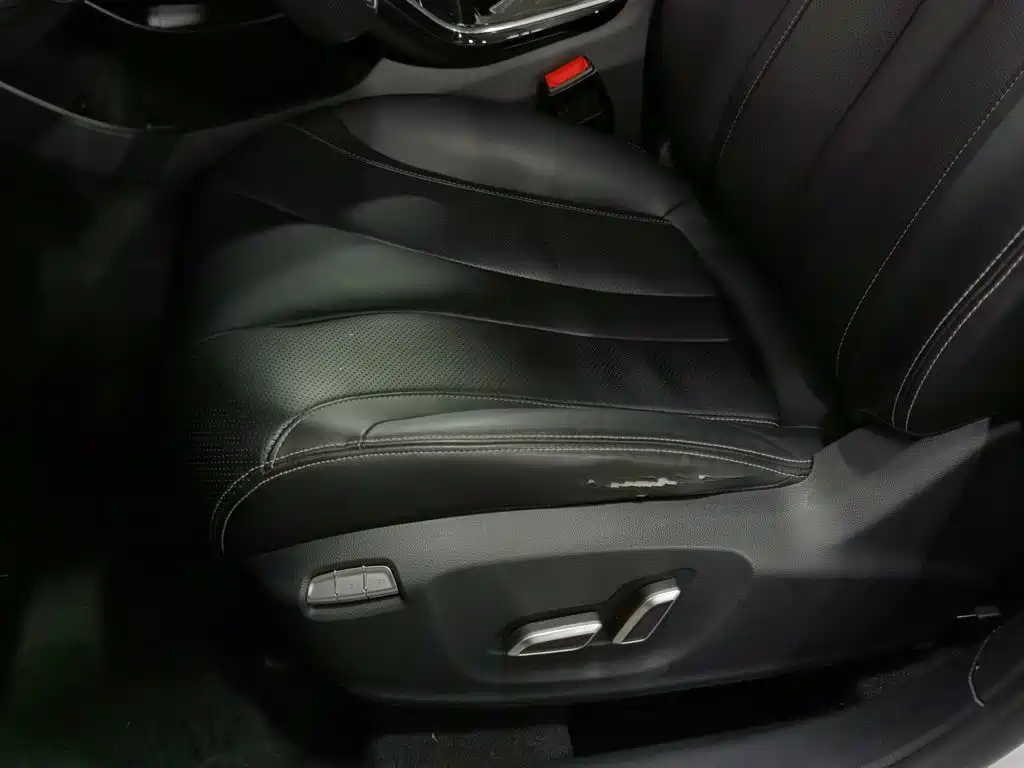 Roewe MARVEL X 2018 — фото 20
