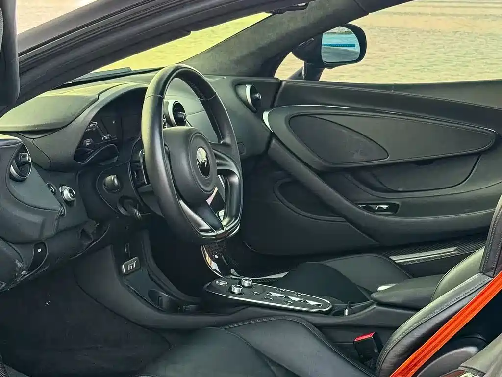 McLaren GT 2022 — фото 10