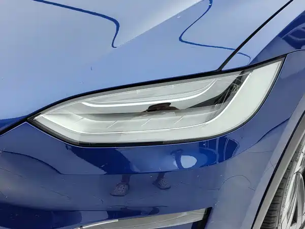 Tesla Model X 2023