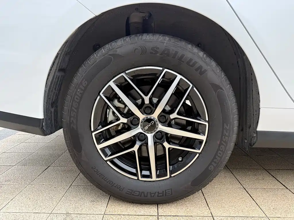 BYD Seal 05 DM-i 2025 — фото 13