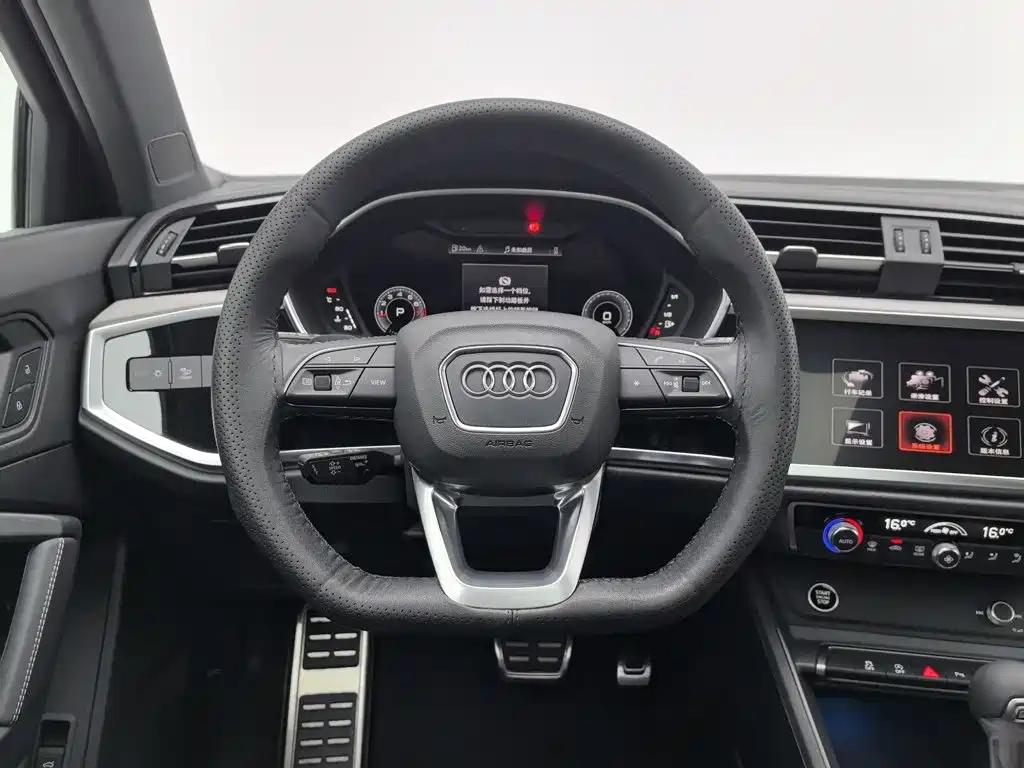 Audi Q3 2024 — фото 11
