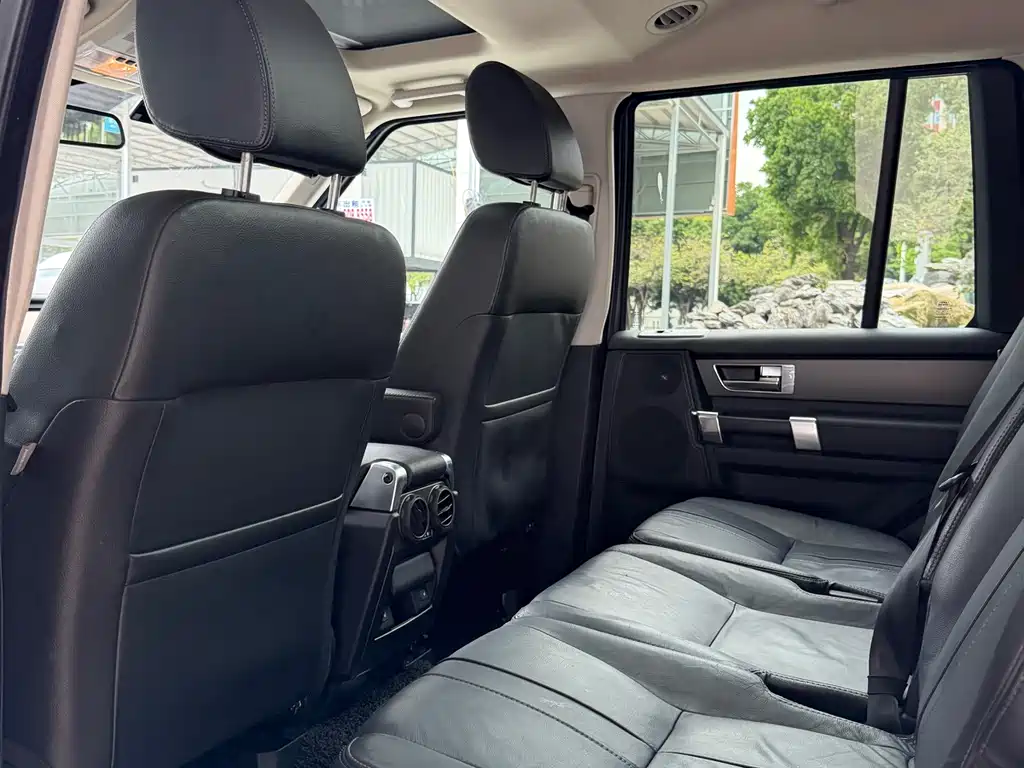 Land Rover Discovery 2013 — фото 10