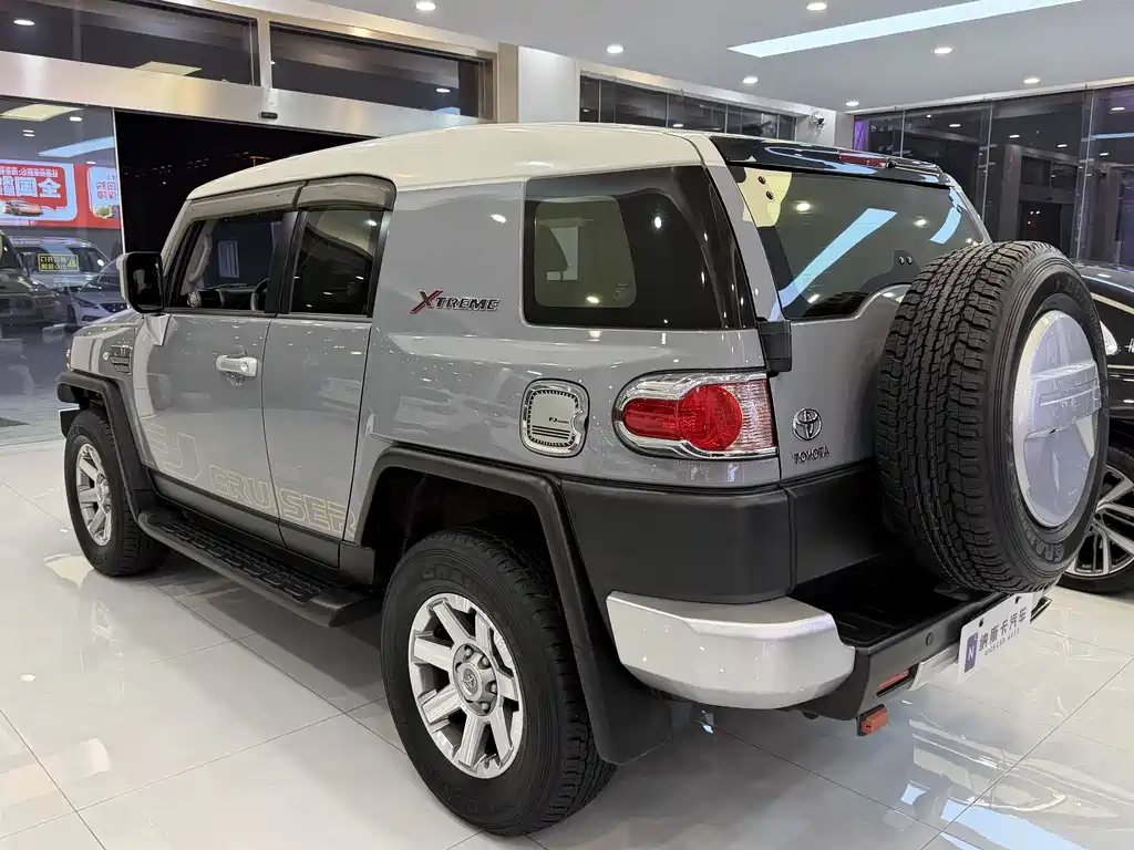 Toyota FJ Cruiser 2019 — фото 5