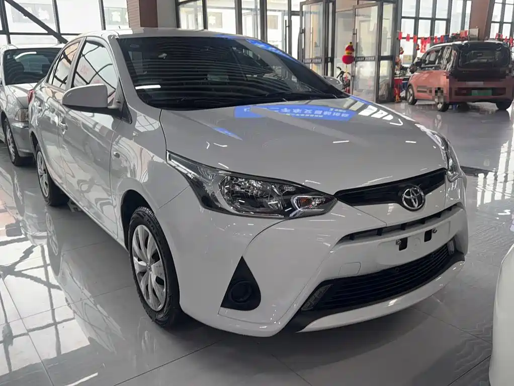 Toyota Yaris L 2020