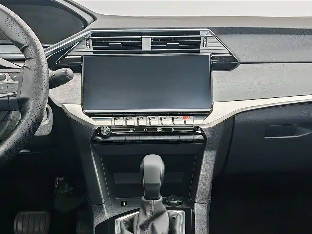 Peugeot 408 2023 — фото 12
