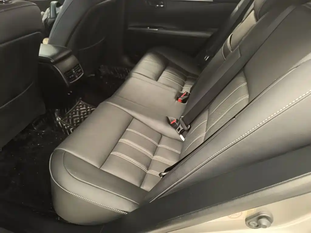 Lexus ES 2017 — фото 17