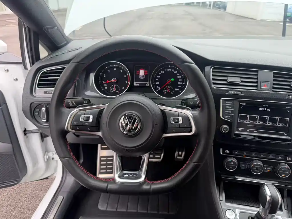 Volkswagen Golf GTI 2016 — фото 14