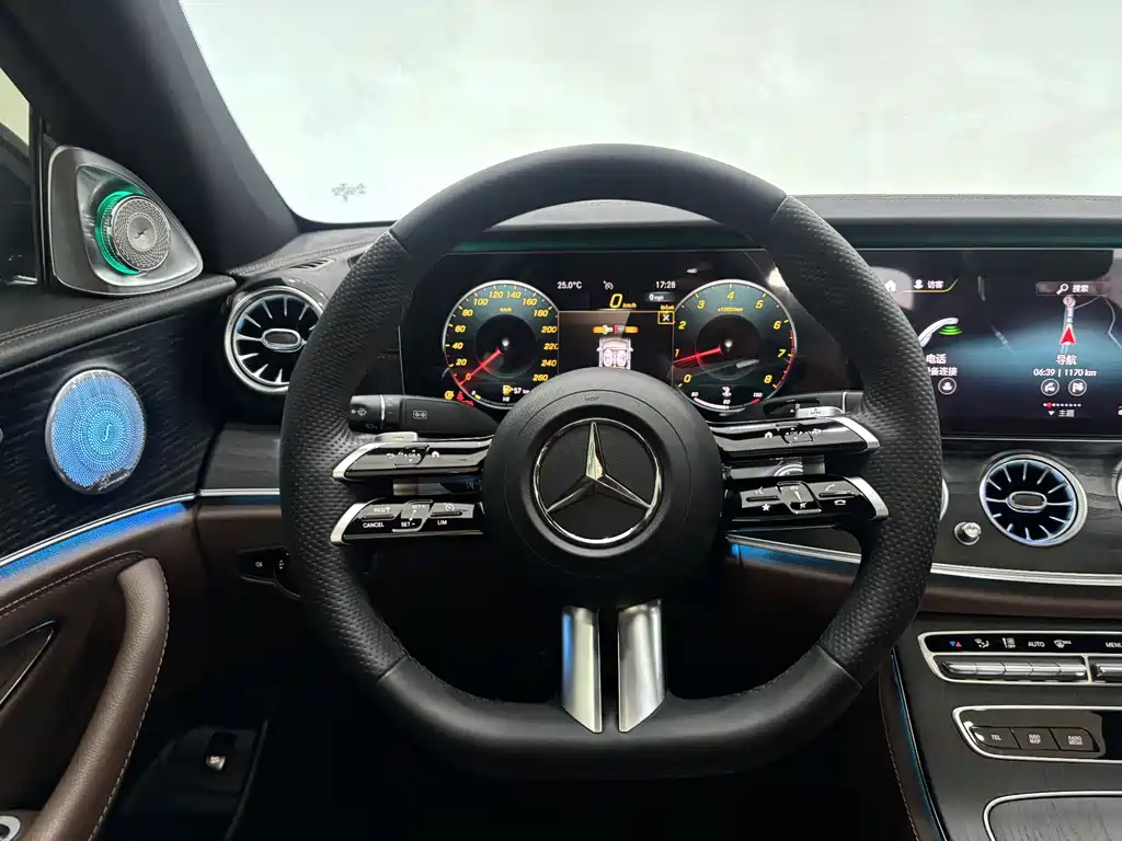Mercedes-Benz E-Class 2023 — фото 15