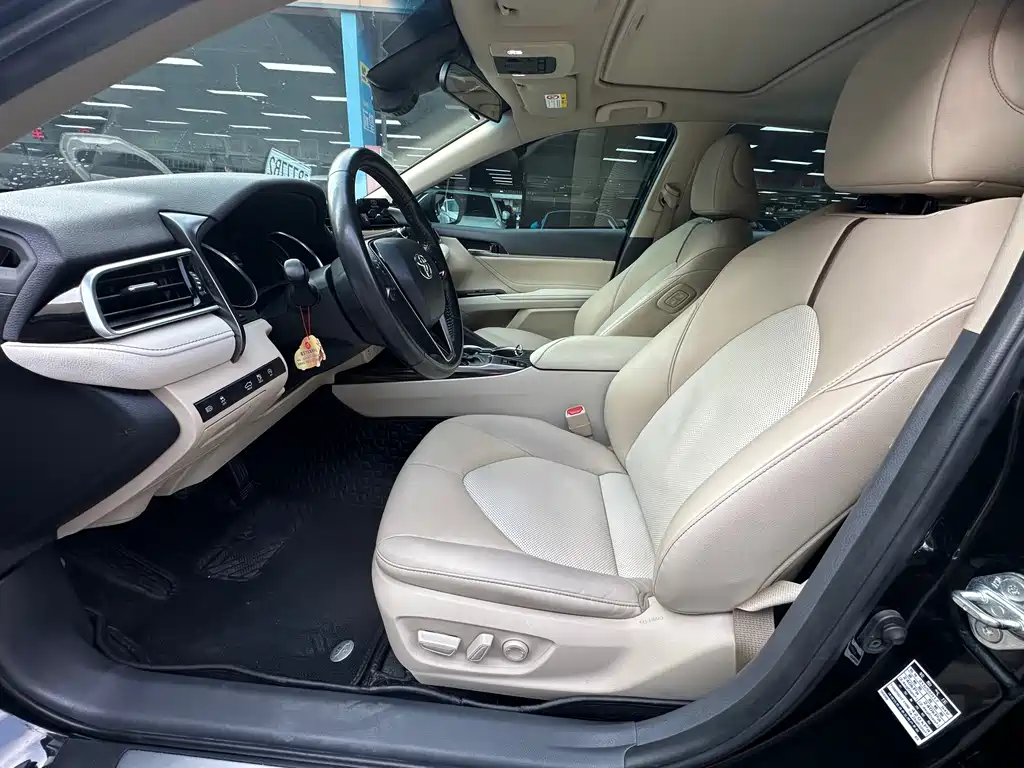 Toyota Camry 2020 — фото 4