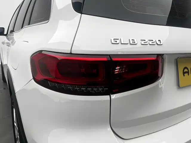 Mercedes-Benz GLB 2022 — фото 15