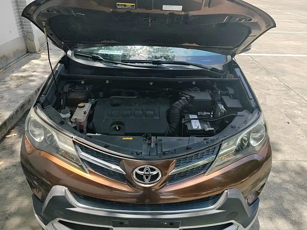 Toyota RAV4 2015 — фото 20