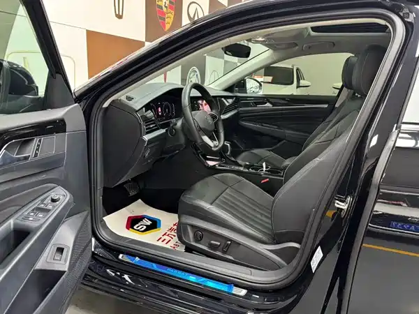 Volkswagen Passat 2023
