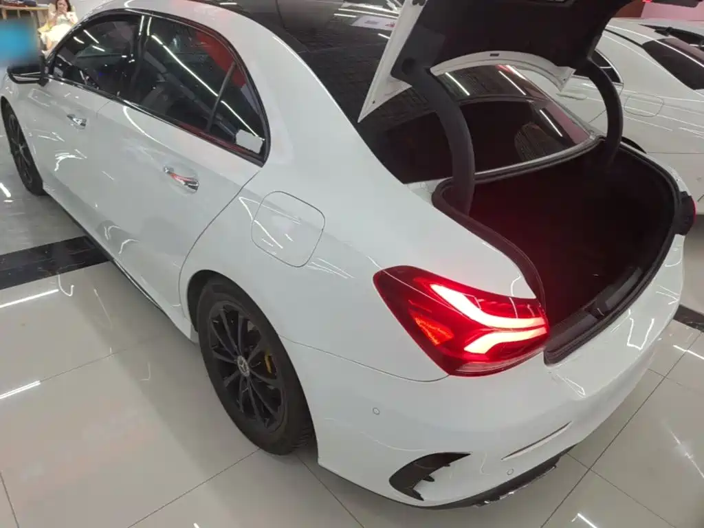 Mercedes-Benz A-Class 2020 — фото 5