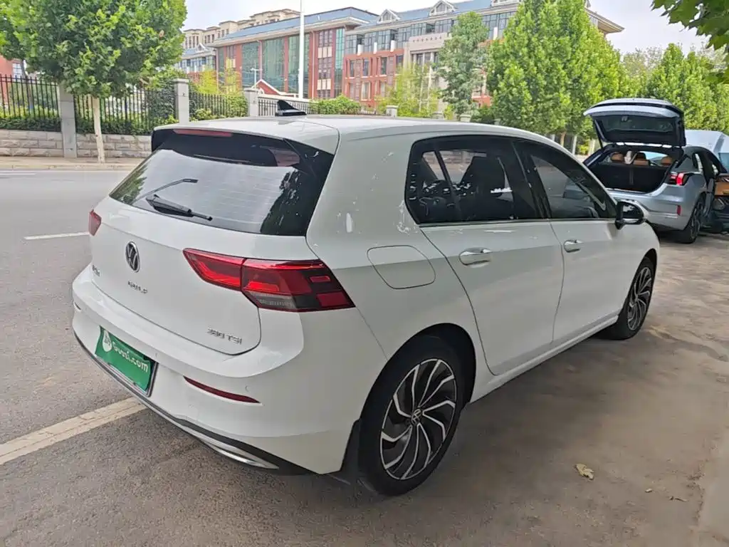 Volkswagen Golf 2021