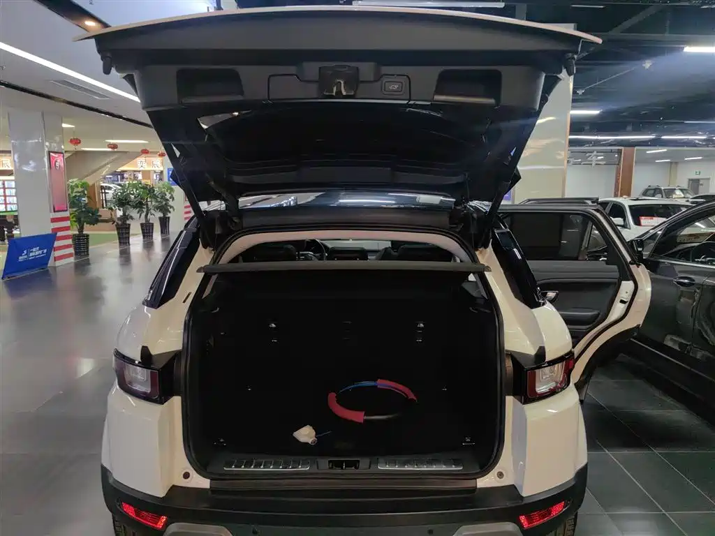 Land Rover Evoque 2017 — фото 15