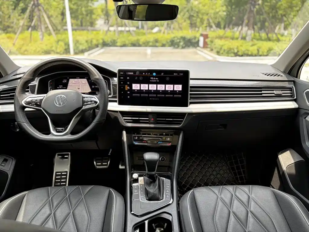 Volkswagen Tiguan L 2023 — фото 16