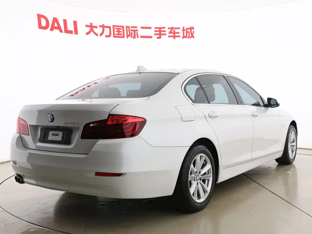 BMW 5 Series 2015 — фото 6