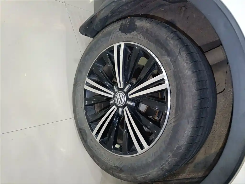 Volkswagen Tiguan L 2020 — фото 19
