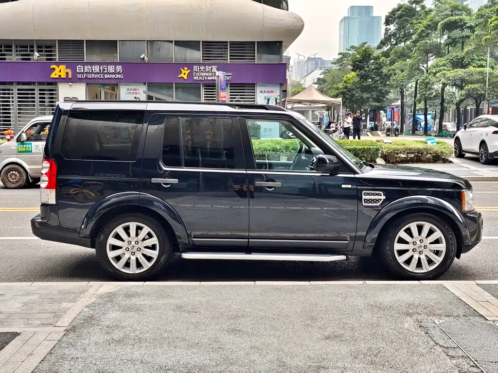 Land Rover Discovery 2012 — фото 9