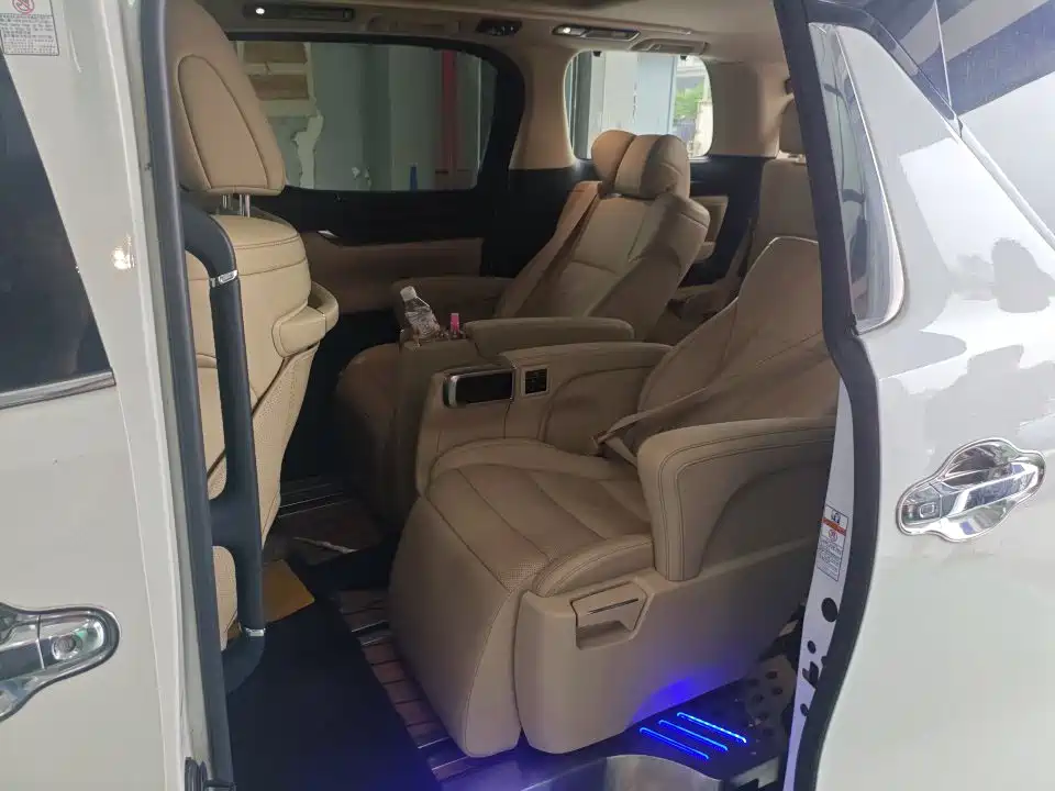 Toyota Alphard 2021 — фото 4
