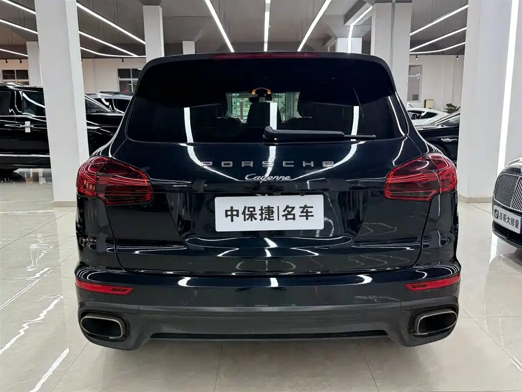 Porsche Cayenne 2017 — фото 12