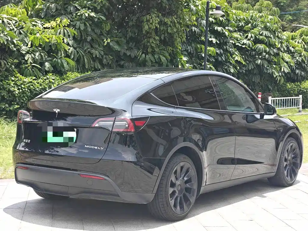 Tesla Model Y 2022 — фото 10