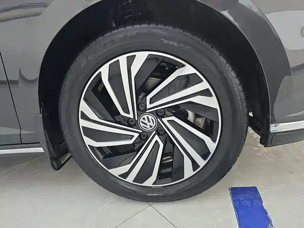 Volkswagen Sagitar 2021