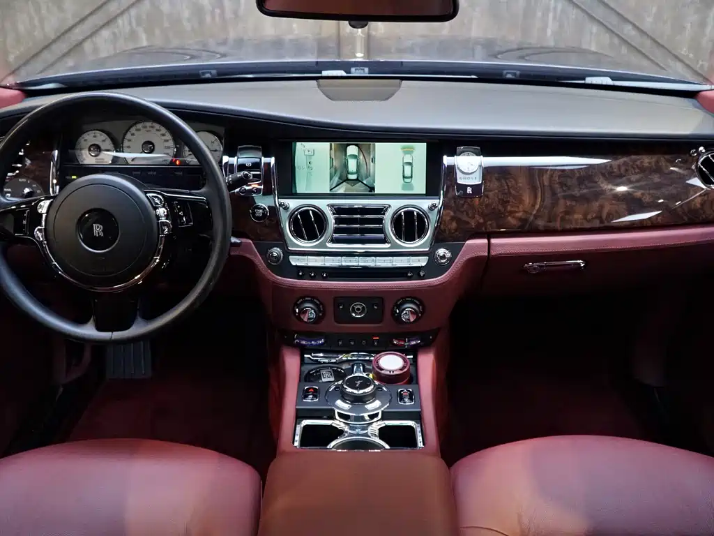 Rolls-Royce Ghost 2014 — фото 12