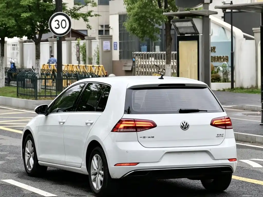 Volkswagen Golf 2019 — фото 10