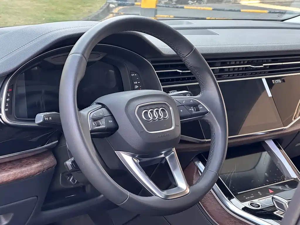 Audi Q7 2024 — фото 10