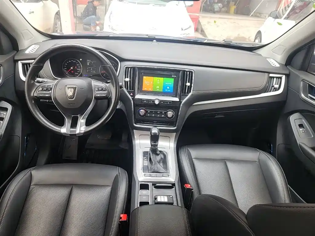 Roewe RX5 2018 — фото 10