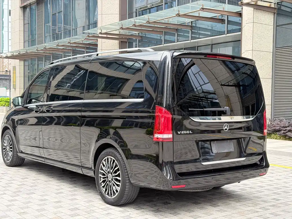 Mercedes-Benz V-Class 2020 — фото 8
