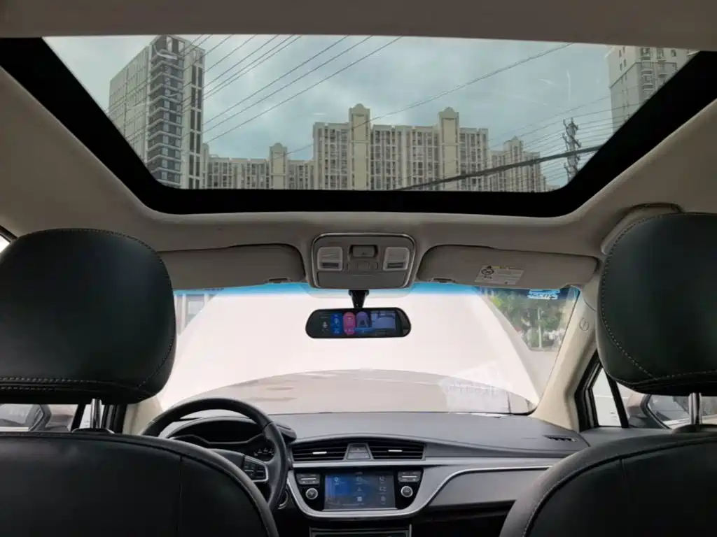 Geely Emgrand GS 2017 — фото 18