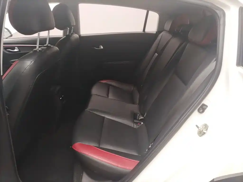 Kia KX Cross 2018 — фото 17