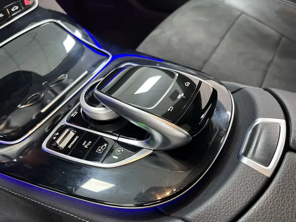 Mercedes-Benz E-Class 2018 — фото 10