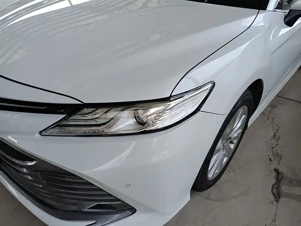 Toyota Camry 2019 — фото 24