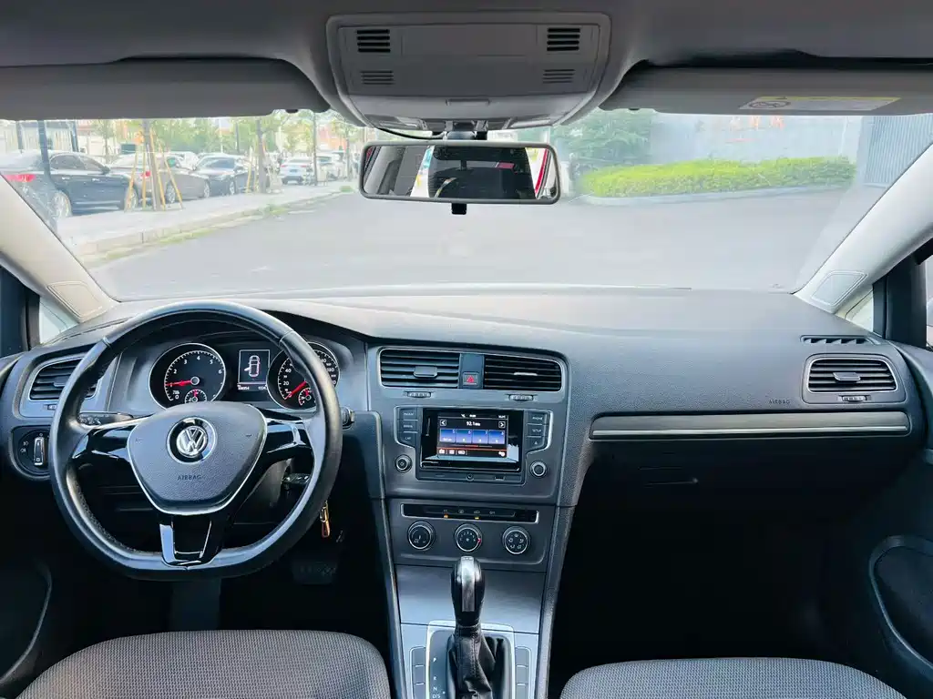 Volkswagen Golf 2016