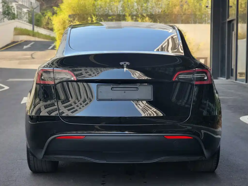 Tesla Model Y 2022 — фото 8