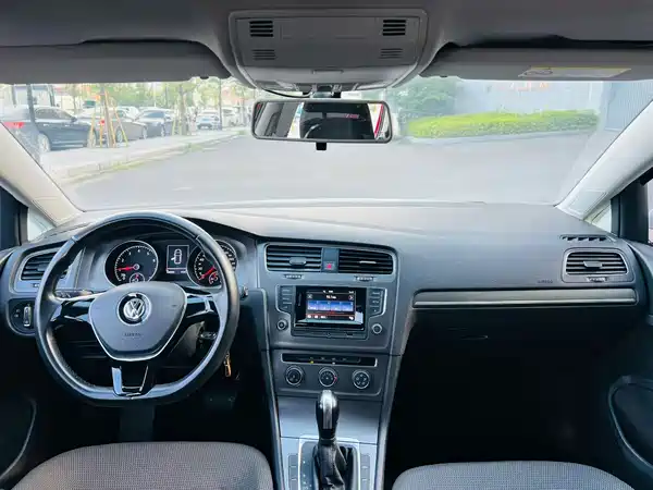Volkswagen Golf 2016