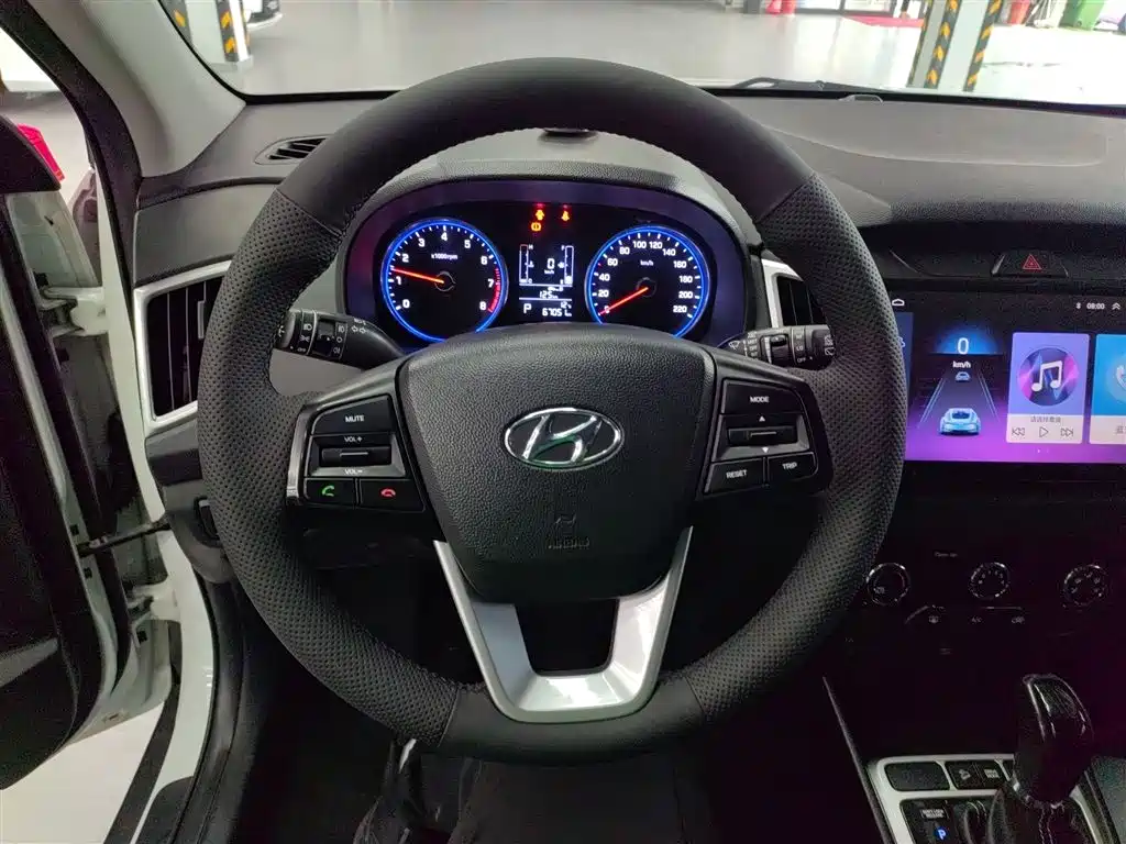 Hyundai ix25 2018 — фото 11