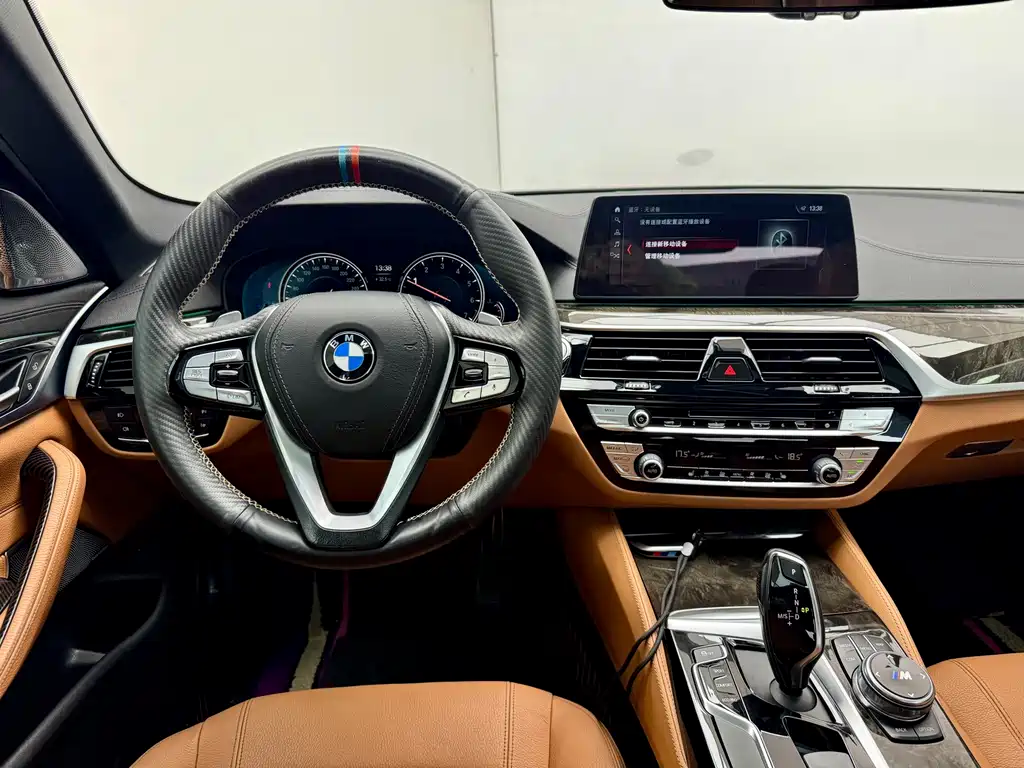 BMW 5 Series 2018 — фото 18