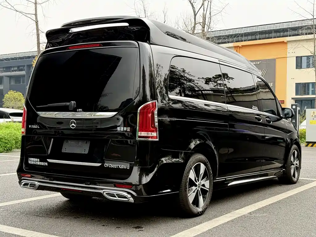Mercedes-Benz V-Class 2023 — фото 12