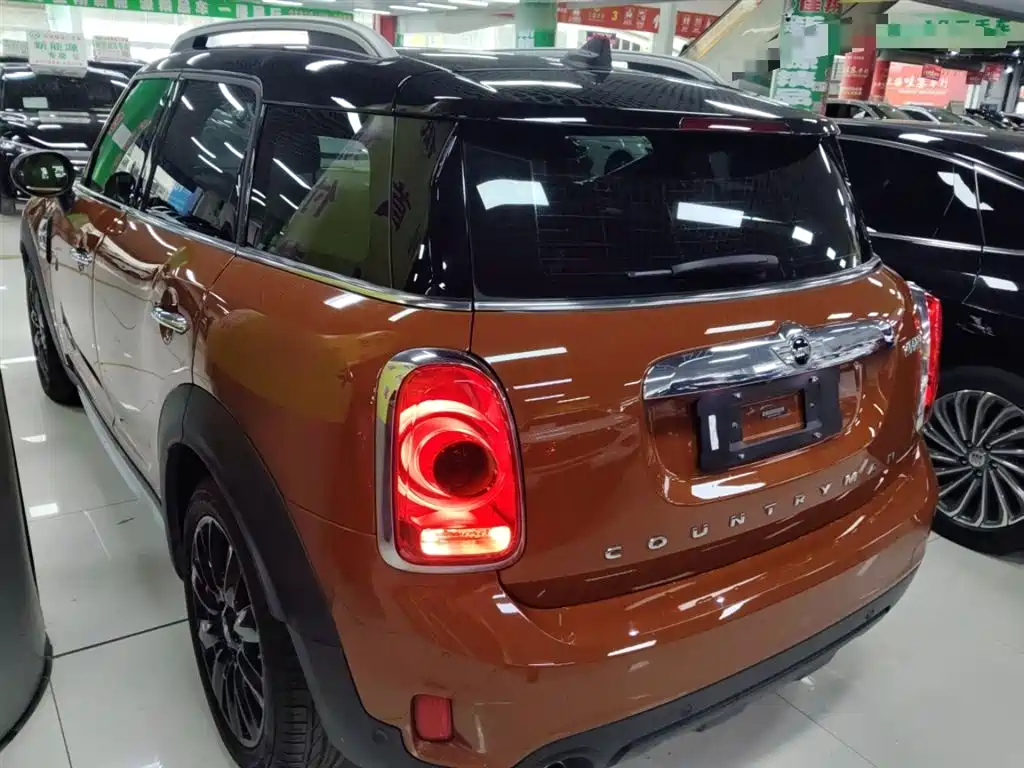 MINI Countryman 2018 — фото 23