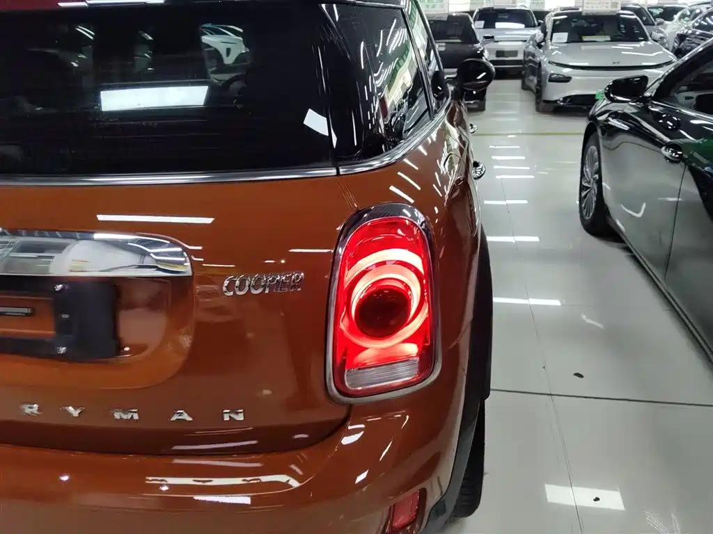 MINI Countryman 2018 — фото 24