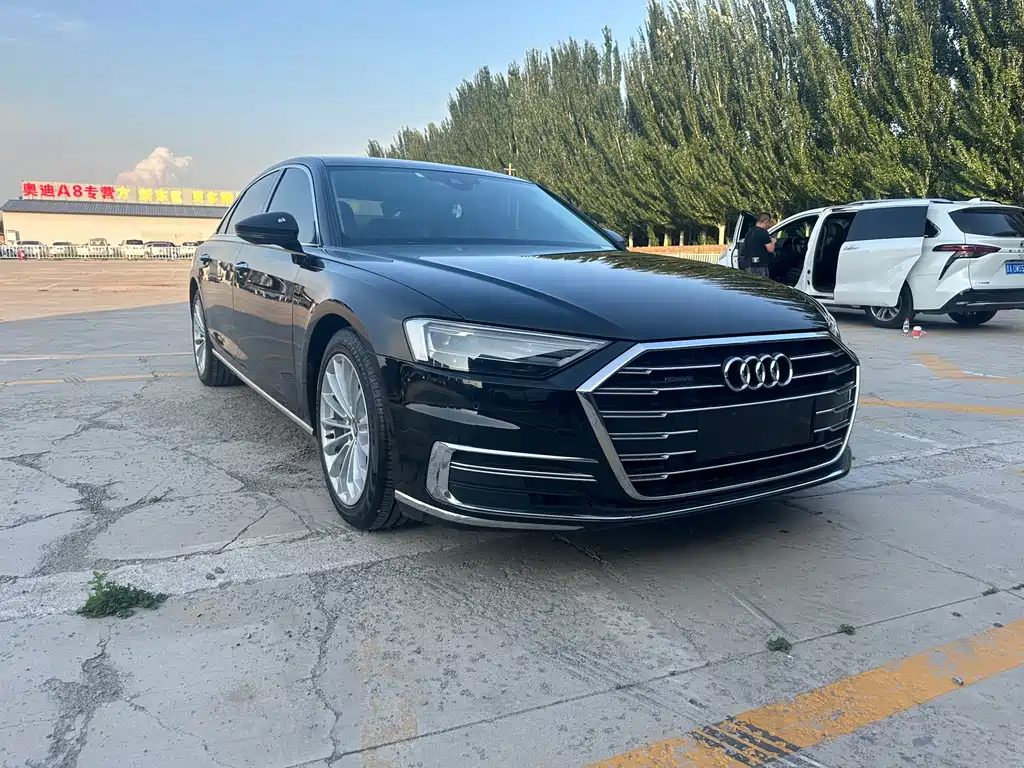 Audi A8 2019 — фото 2